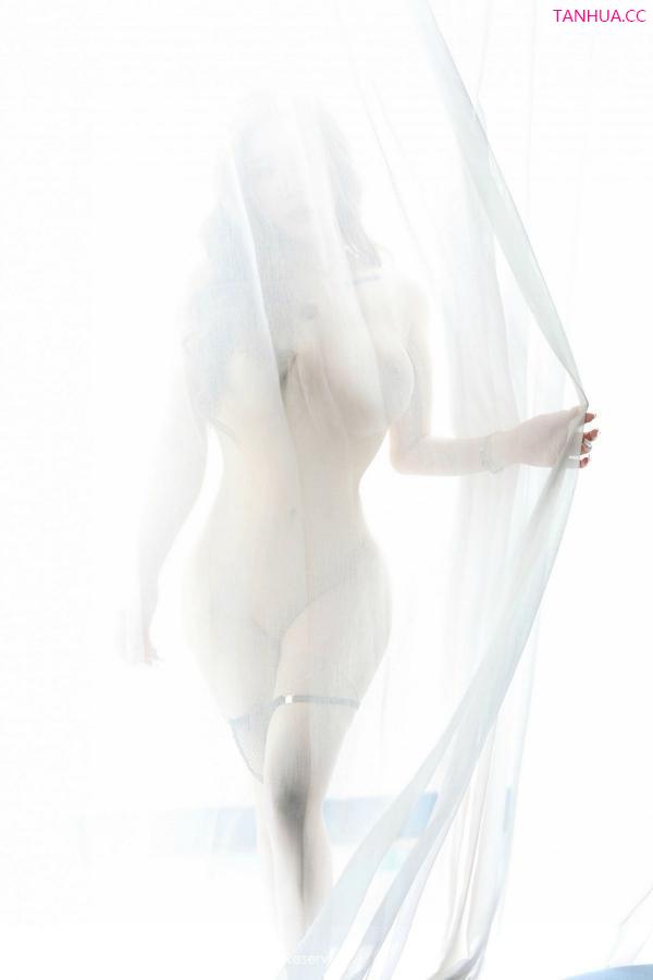 小海臀  [XiuRen]高清写真图 2024.07.05 No.8813 小海臀Rena 丰胸美臀第54张图片